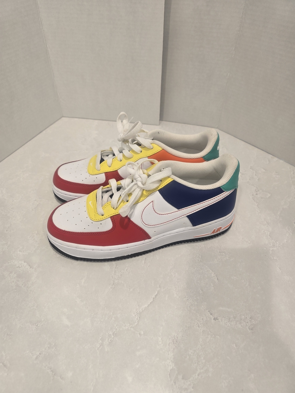 Nike Kids Multicolor Low-Top Sneakers in Red, Yellow, Blue, Green